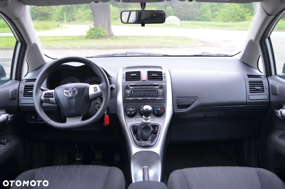 Toyota Auris 1.6 2010 - 6