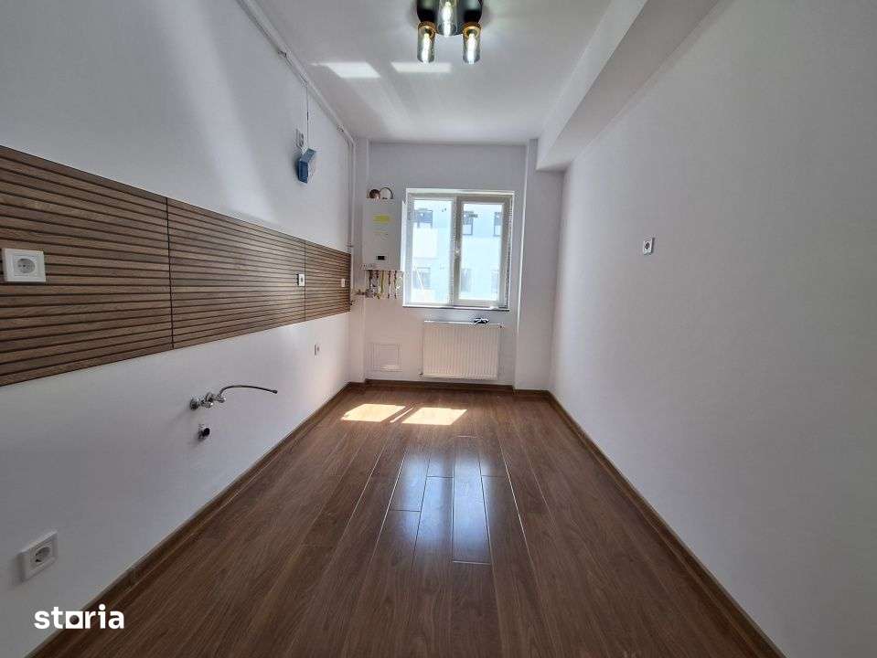 Apartament cu 3 camere, 55 mp, balcon, zona Terra — fotografia 1