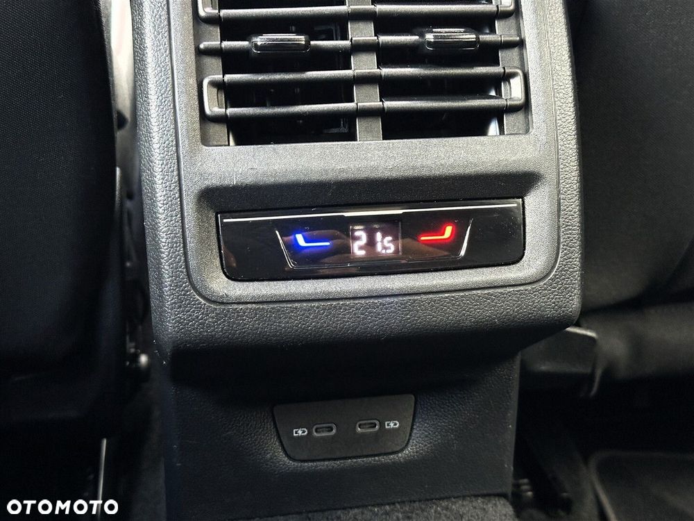 Volkswagen Golf VIII 2.0 TSI GTI DSG - 32