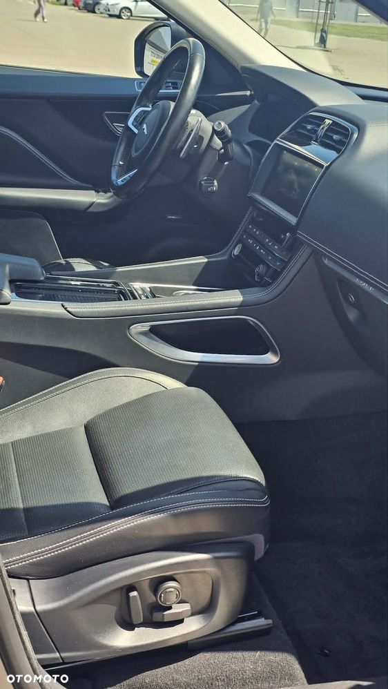 Jaguar F-Pace 2.0 i4P AWD R-Sport - 14
