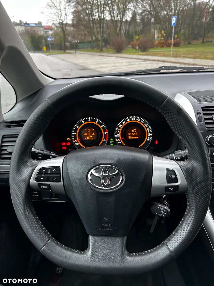 Toyota Auris 1.6 Premium - 16