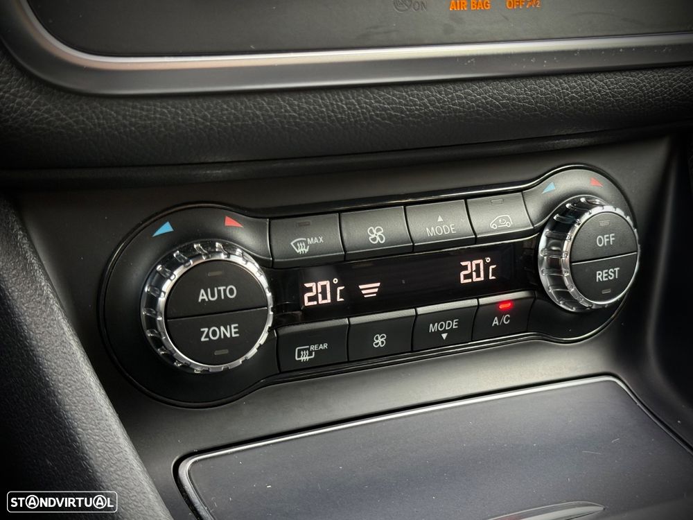 Mercedes-Benz GLA 180 d AMG Line - 20