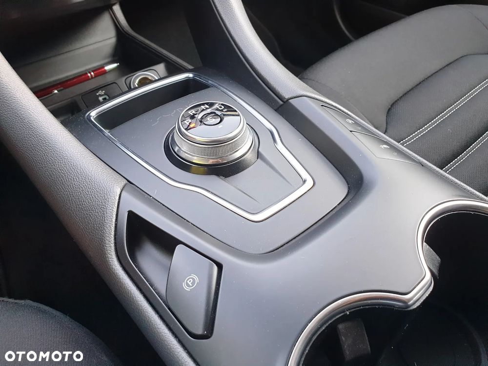 Ford Mondeo 2.0 TDCi Ambiente Plus PowerShift - 26