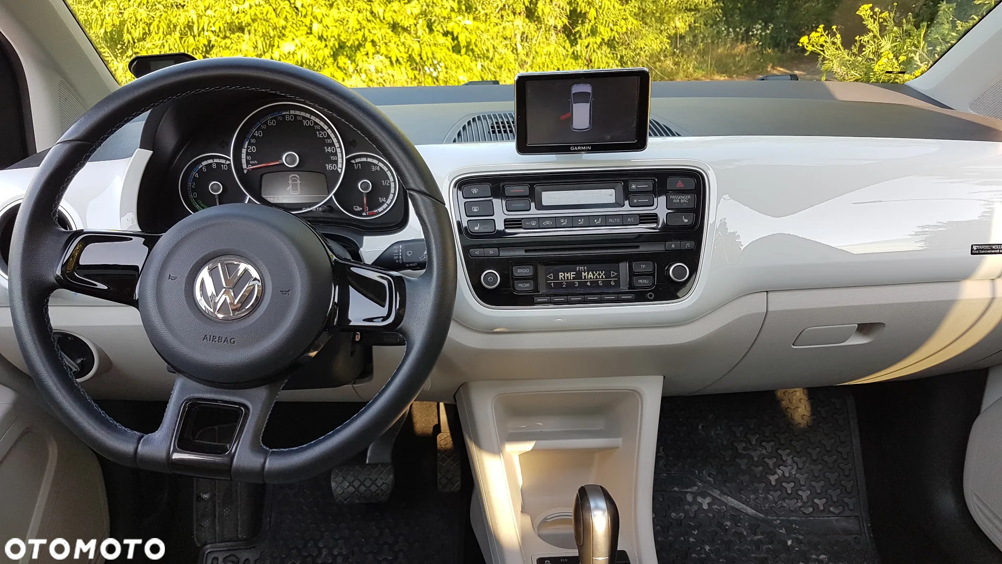 Volkswagen up! e-up - 12