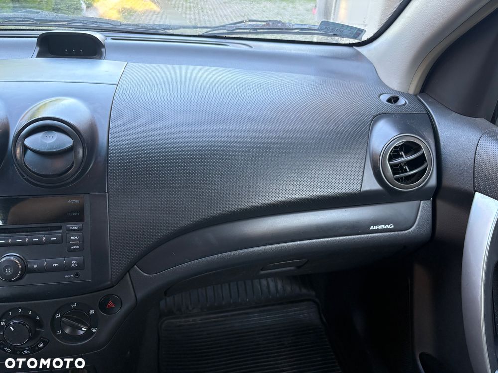 Chevrolet Aveo - 5