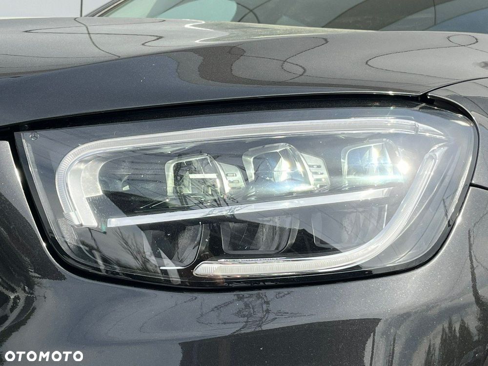 Mercedes-Benz GLC 300 e 4-Matic - 4