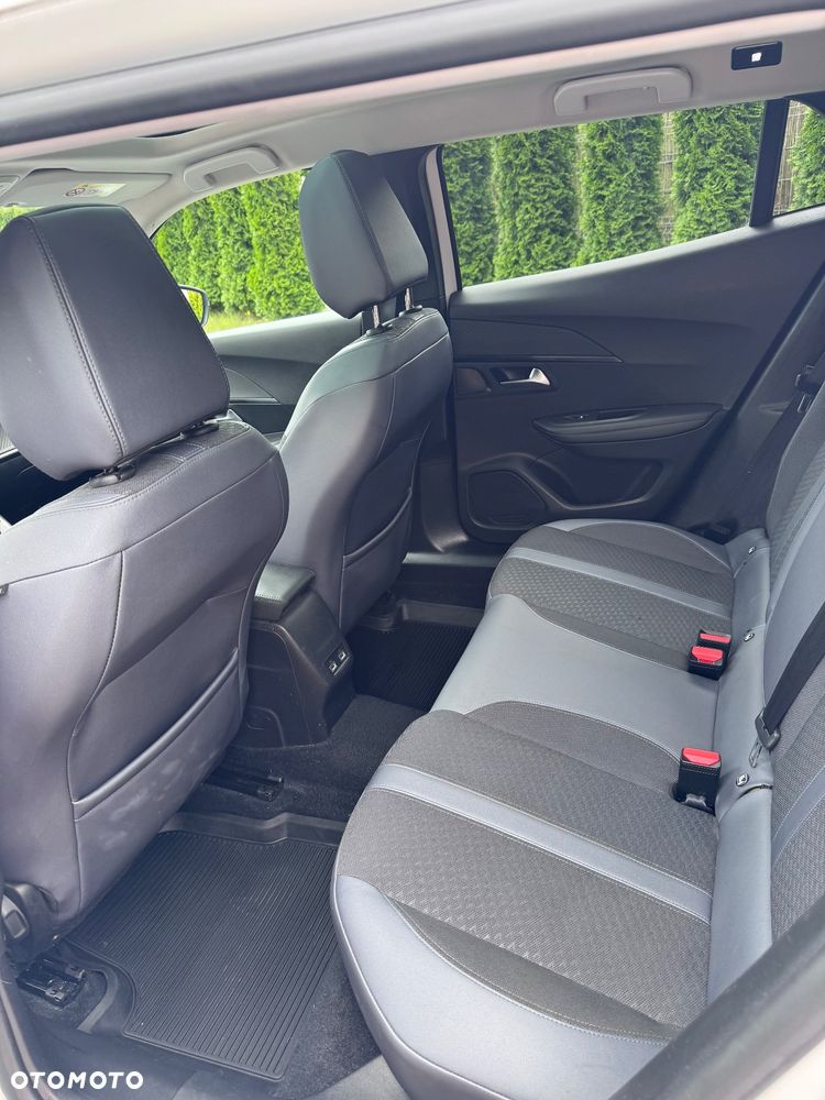Peugeot 2008 1.2 PureTech Allure Pack S&S EAT8 - 8
