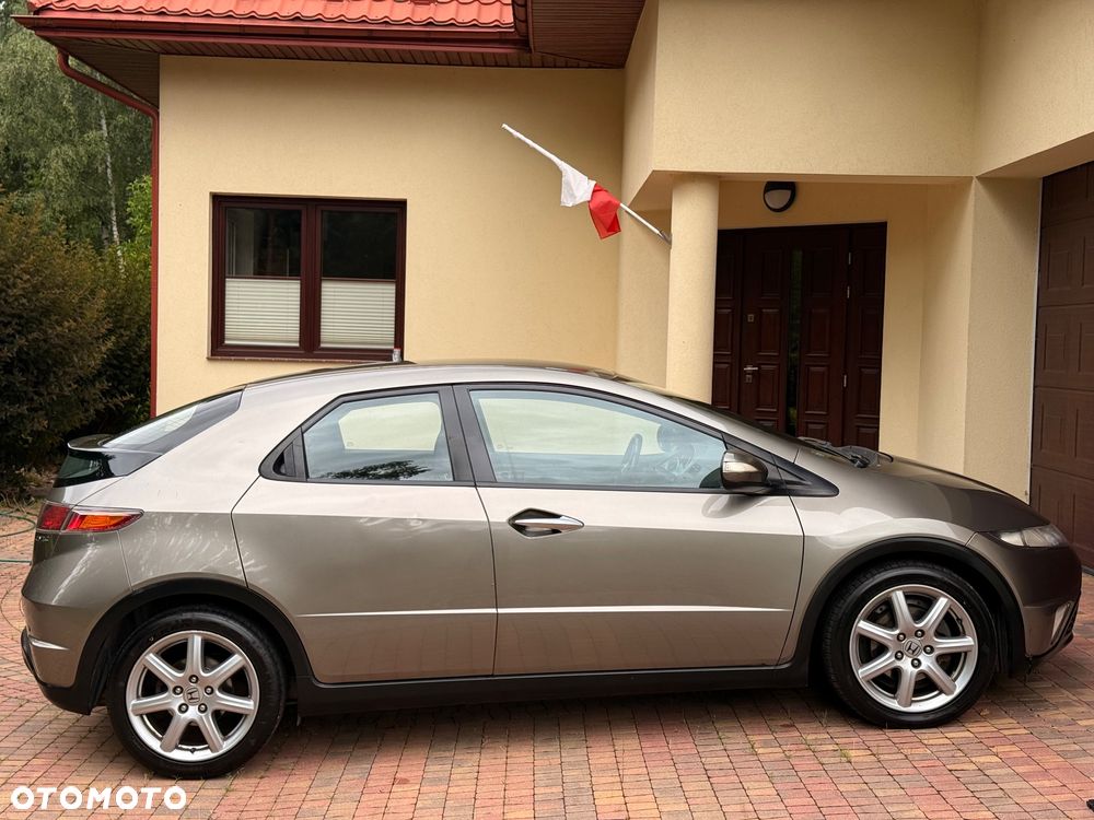 Honda Civic 1.8 Executive - 3