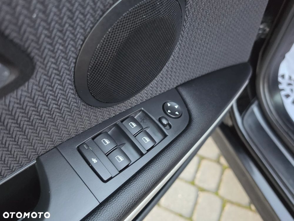 BMW Seria 3 - 25