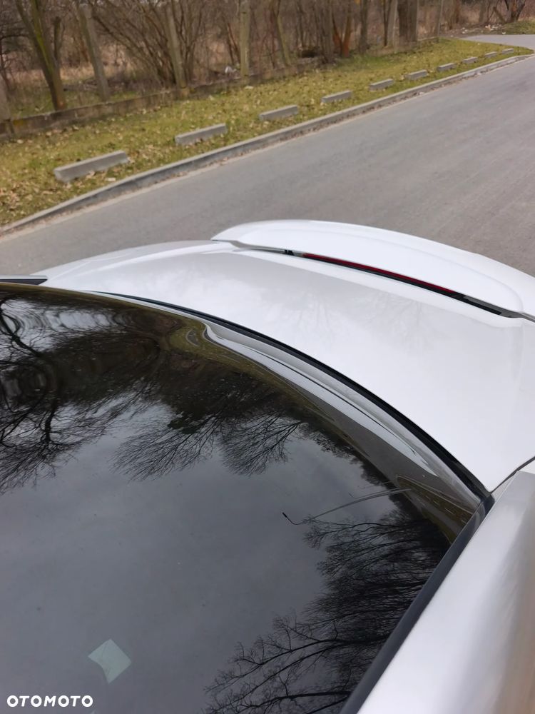 Peugeot RCZ - 8