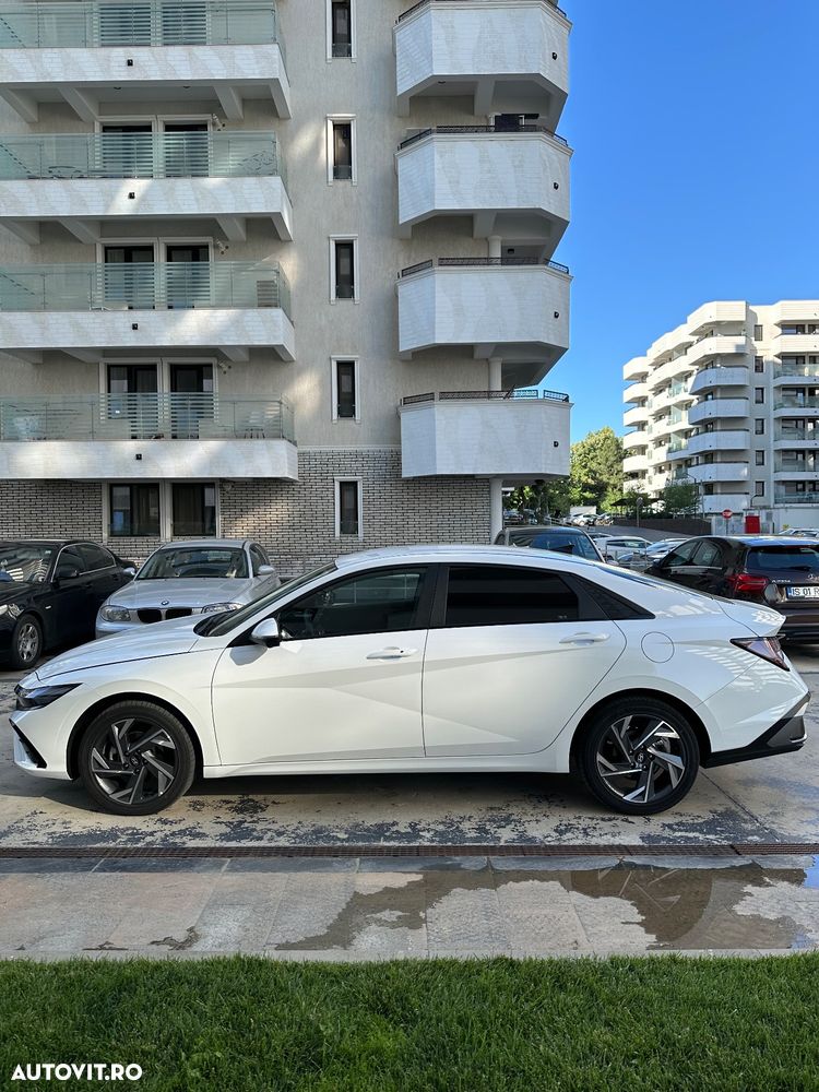 Hyundai Elantra 1.6 l 123 CP CVT Exclusive - 5