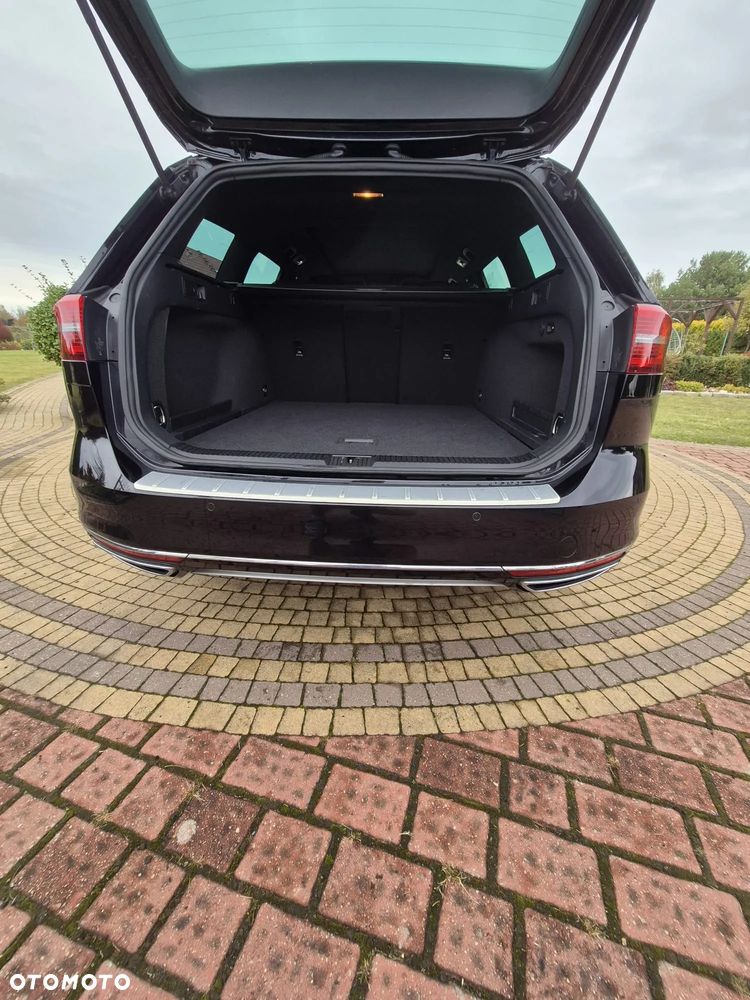 Volkswagen Passat - 4