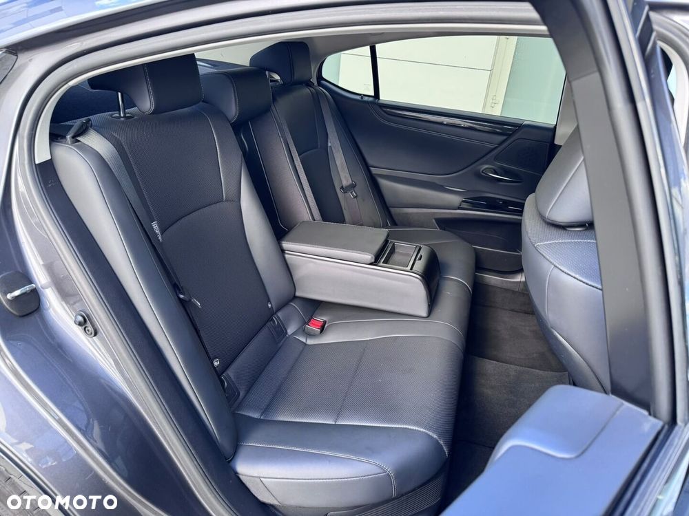 Lexus ES - 26