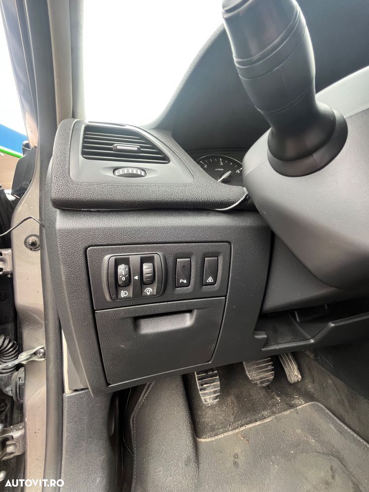 Renault Laguna - 8