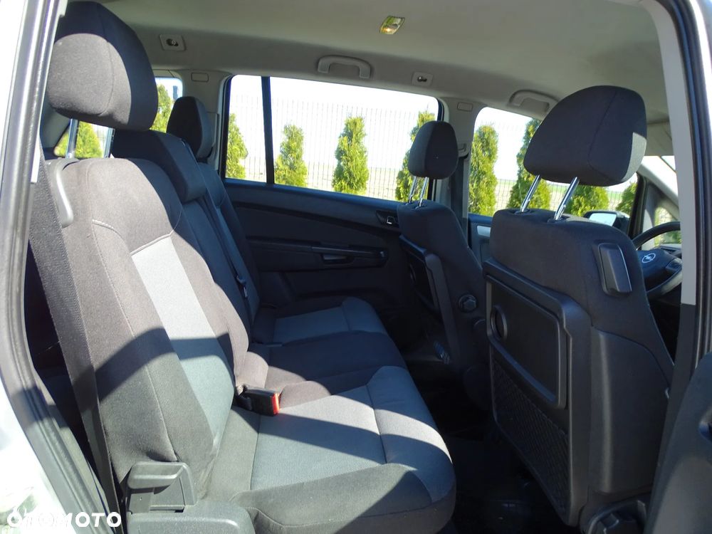 Opel Zafira 2.2 Enjoy - 25