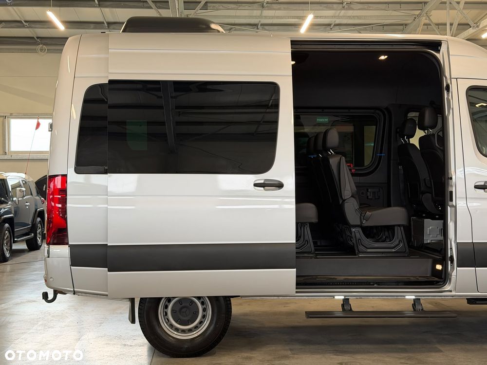 Mercedes-Benz Sprinter - 11
