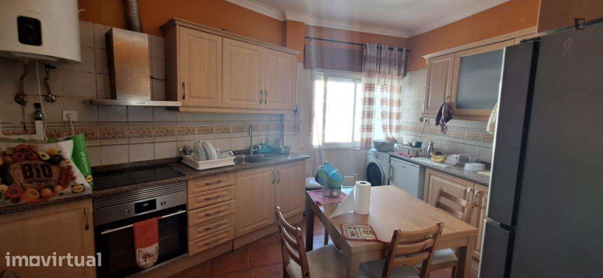Quarto - localizado em Caparica Lisbon - Grande imagem: 4/4