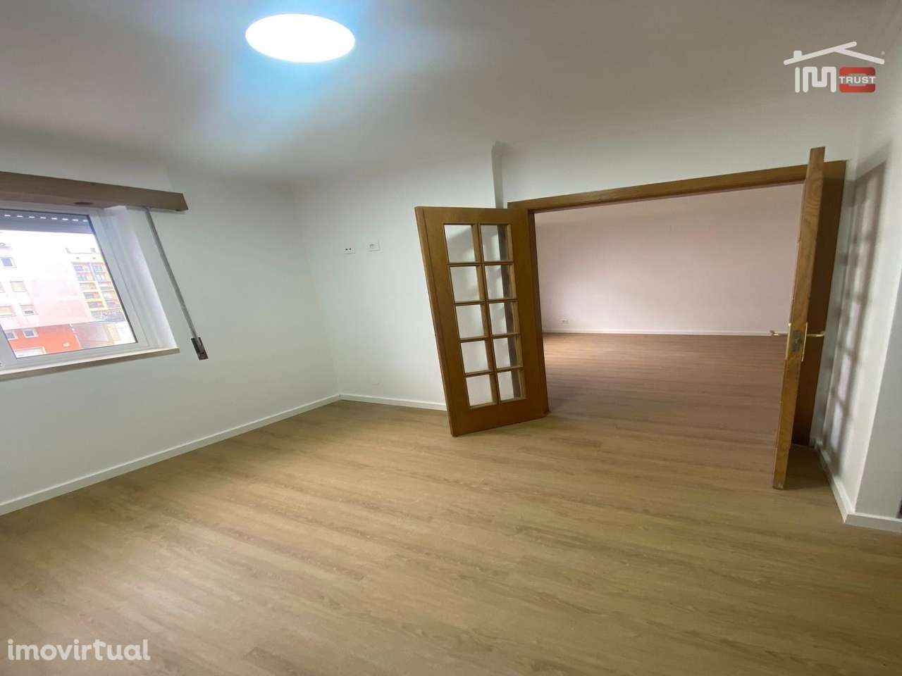 T2 Remodelado com Suite, Lareira e Excelente Localização a 5 min do... - Grande imagem: 3/19