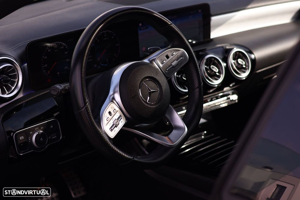 Mercedes-Benz CLA 220 d 8G-DCT AMG Line - 3