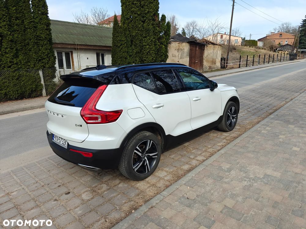 Volvo XC 40 D4 AWD Geartronic R-Design - 6