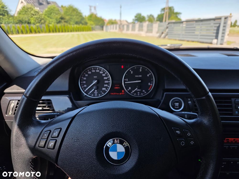 BMW Seria 3 318d DPF Edition Exclusive - 9