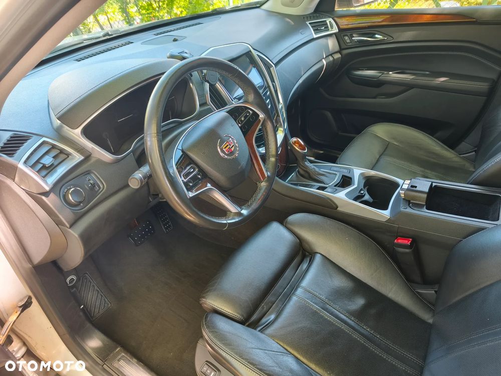 Cadillac SRX - 19