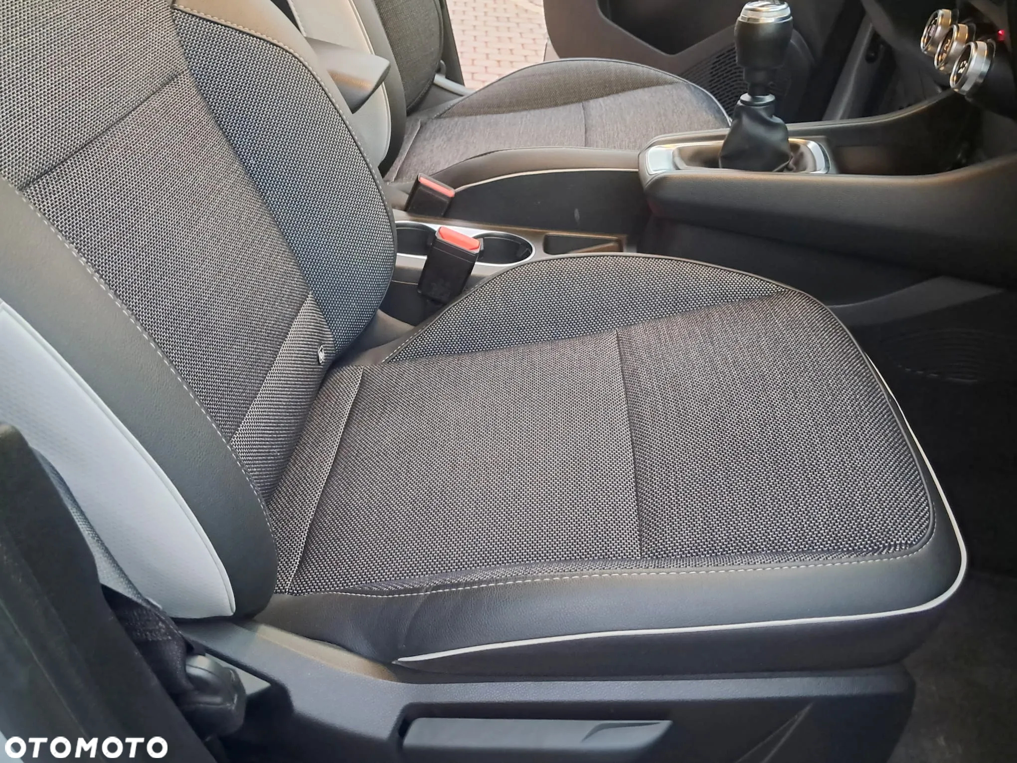 Renault Captur BLUE dCi 115 INTENS - 13