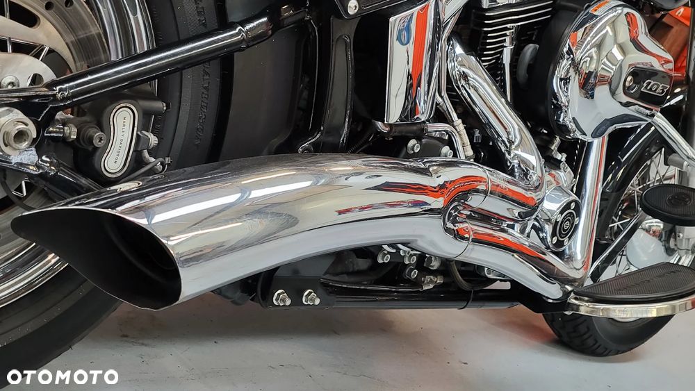 Harley-Davidson Softail Custom - 18