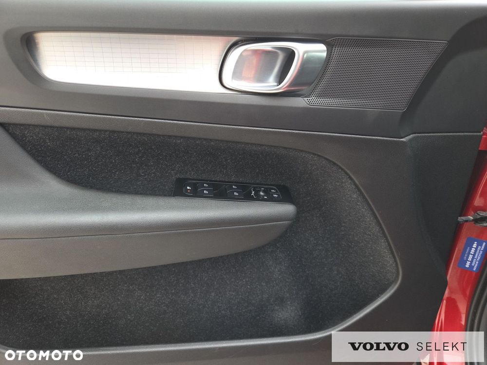 Volvo XC 40 T3 Momentum Pro - 22