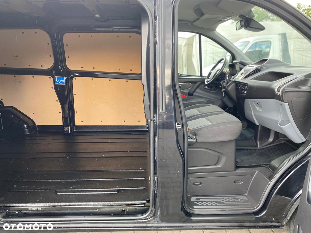 Ford TRANSIT CUSTOM - 23