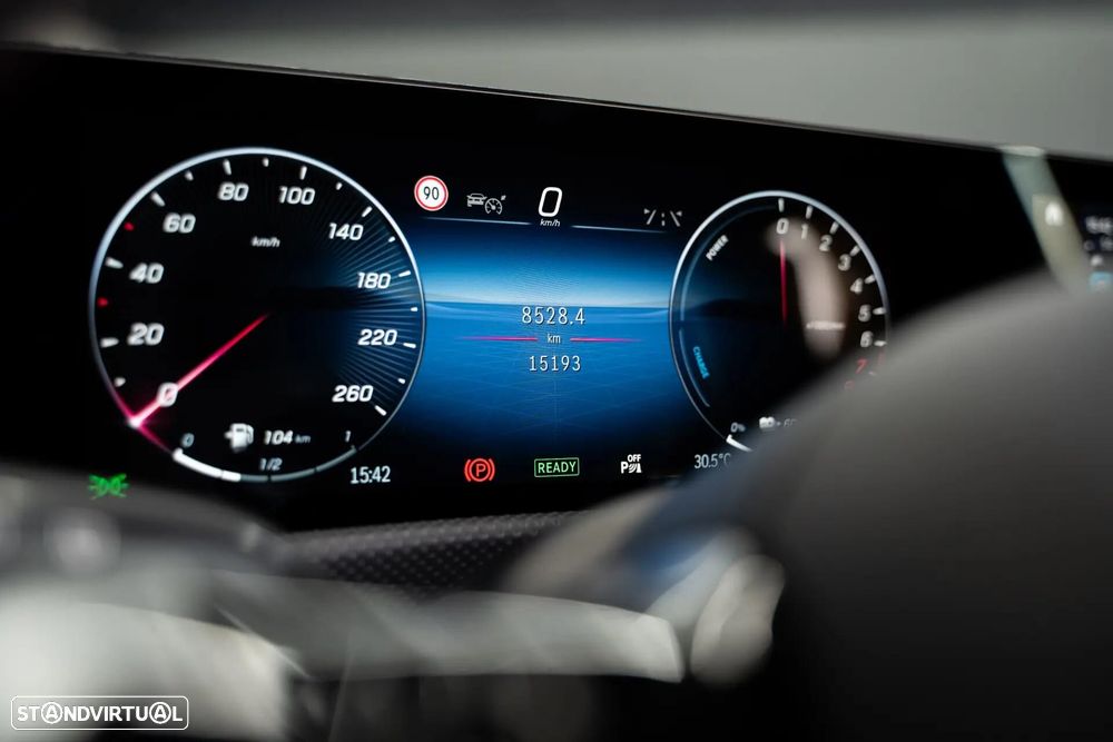 Mercedes-Benz A 250 e AMG Line - 21