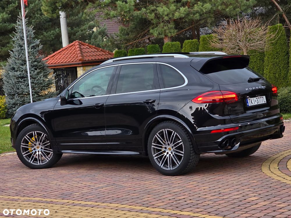 Porsche Cayenne S Diesel Platinum Edition - 12