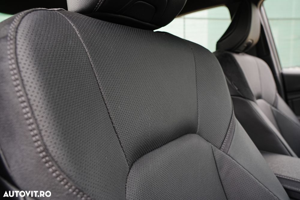 Toyota Camry 2.5 Hybrid Exclusive - 19