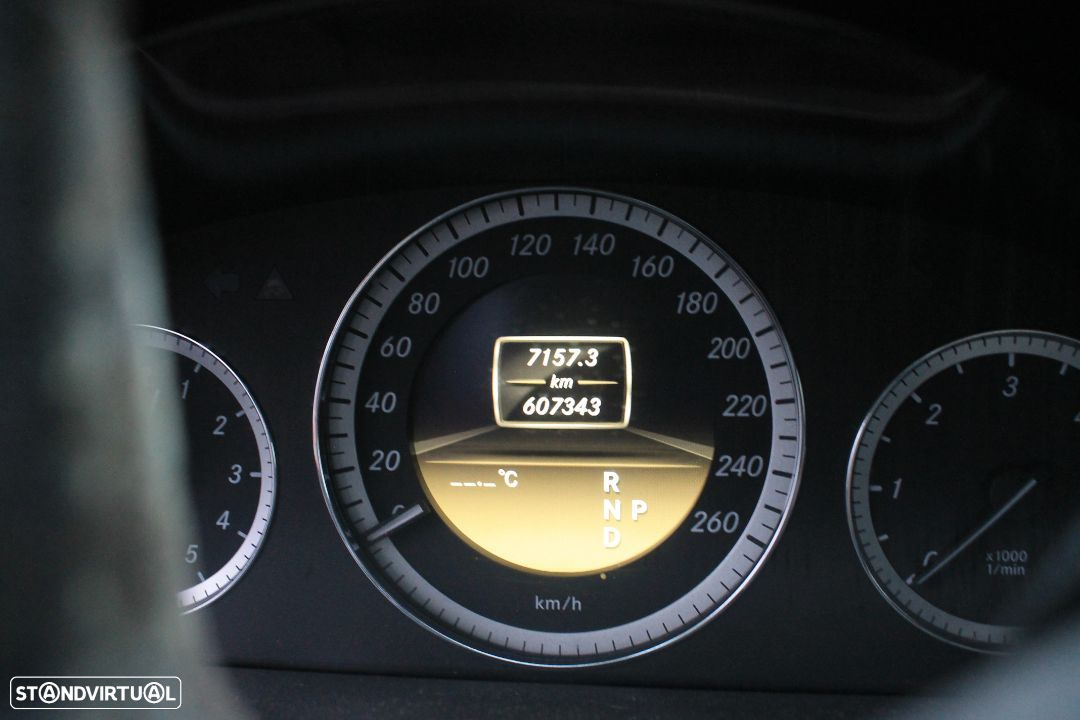 Mercedes-Benz E220 - 10