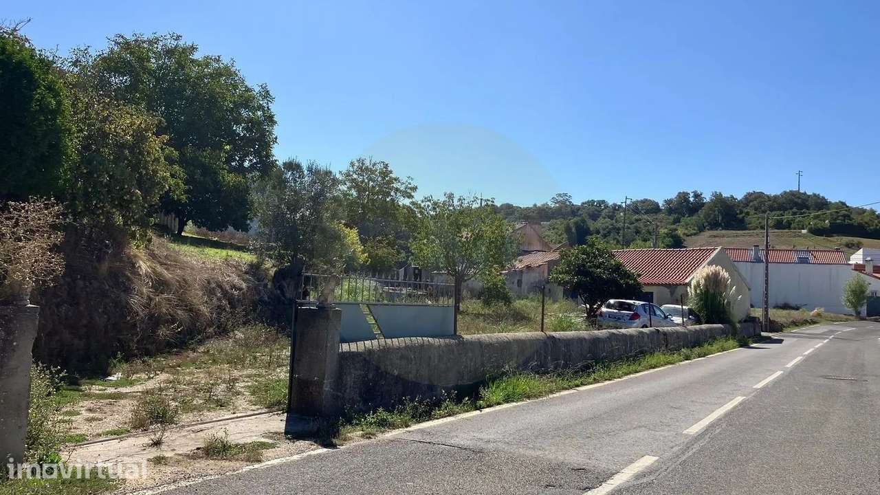Moradia com 253 m² e Terreno de 1.129 m² em Arranhó - Grande imagem: 3/38