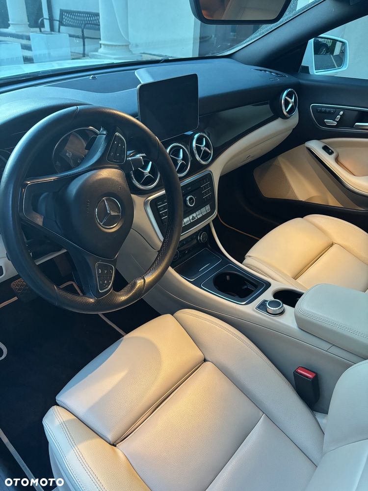 Mercedes-Benz CLA 250 4-Matic - 26