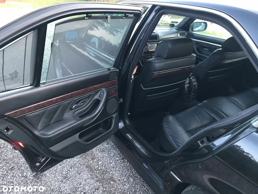 BMW Seria 7 750i - 14