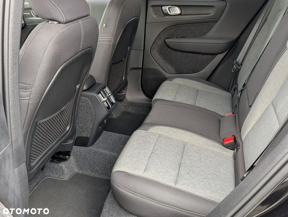 Volvo XC 40 B4 B AWD DKG Ultimate Dark - 22