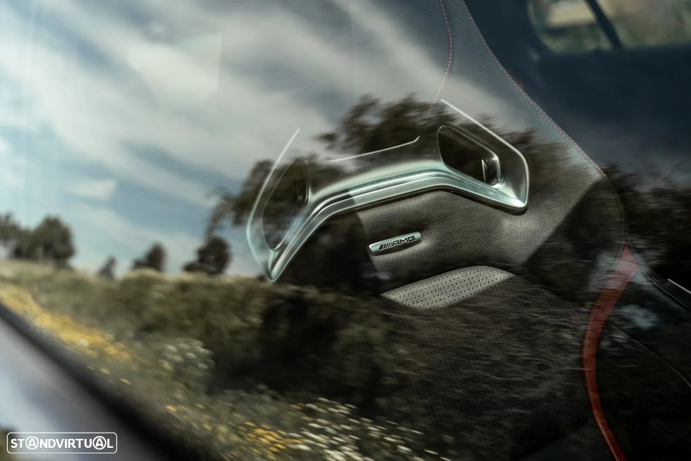 Mercedes-Benz GLA 45 AMG 4-Matic - 32