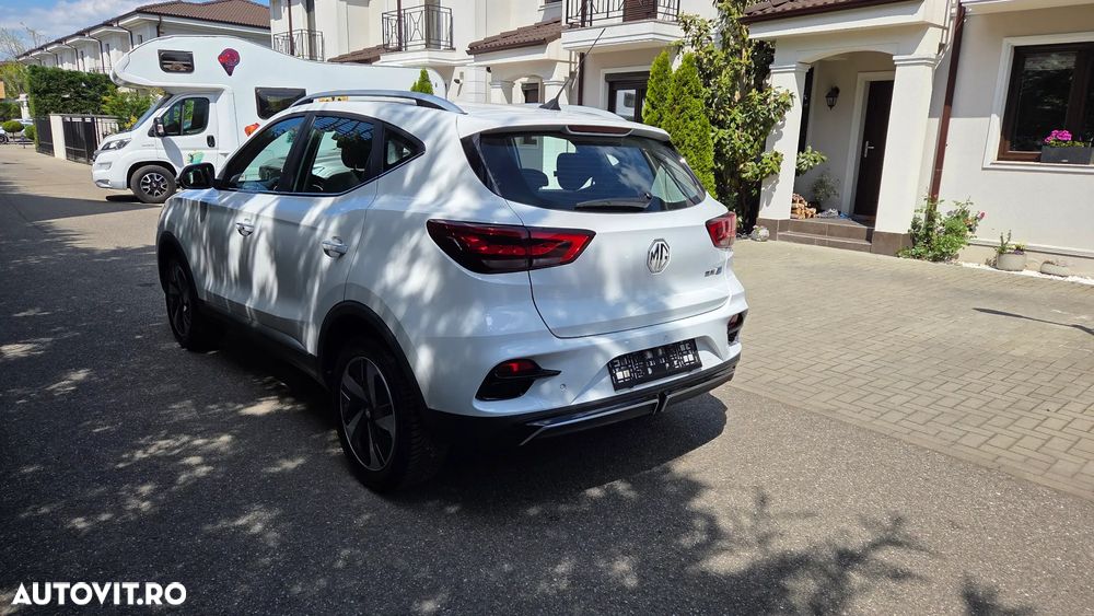 MG ZS EV Luxury - 17