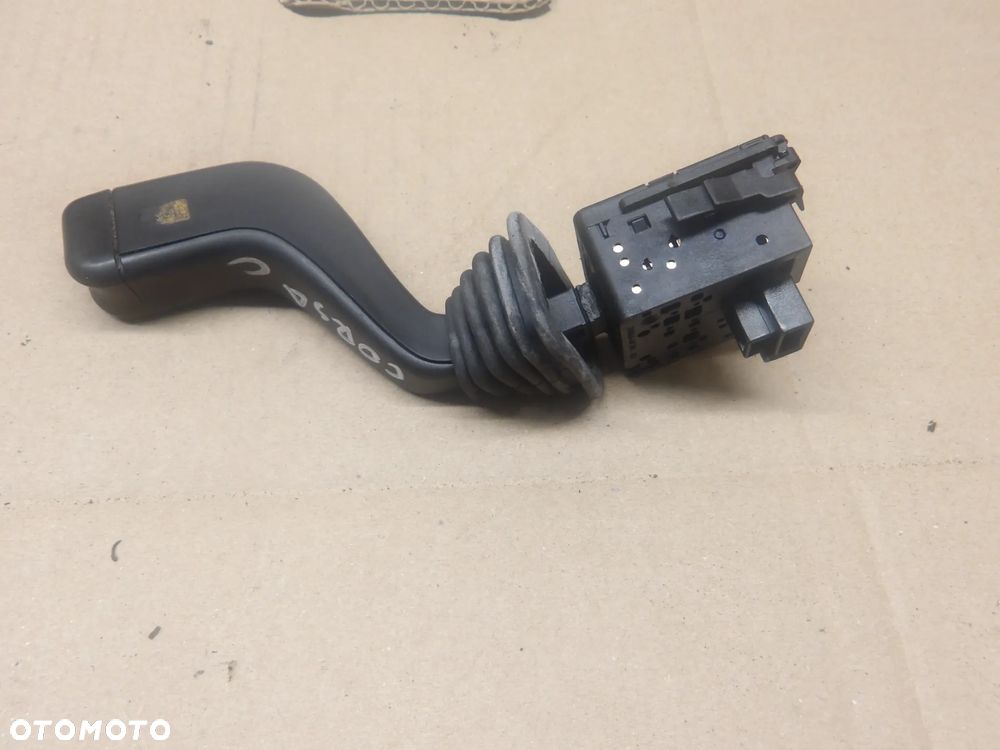 OPEL CORSA C LIFT 03-06 1.0B PRZEŁĄCZNIK ZESPOLONY MANETKA KIERUNKOWSKAZÓW WYCIERACZEK 09185417 09185413 - 9