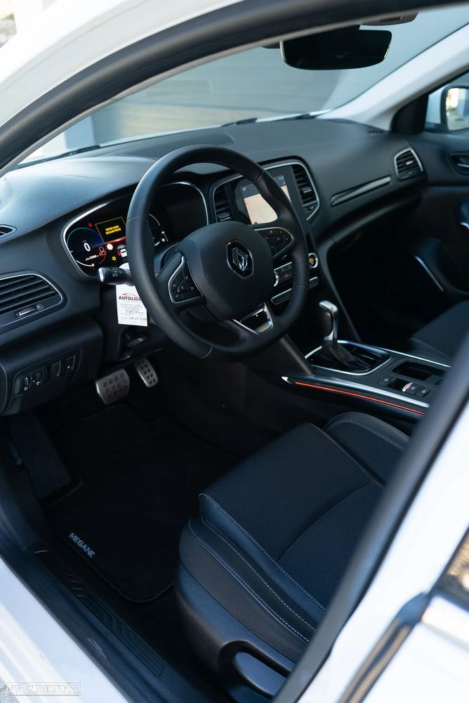 Renault Mégane Sport Tourer 1.6 E-Tech Plug-In Hybrid R.S. Line - 8