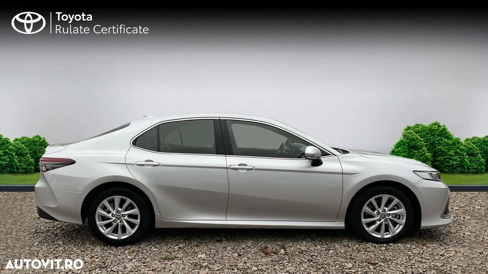 Toyota Camry 2.5 Hybrid Business - 32