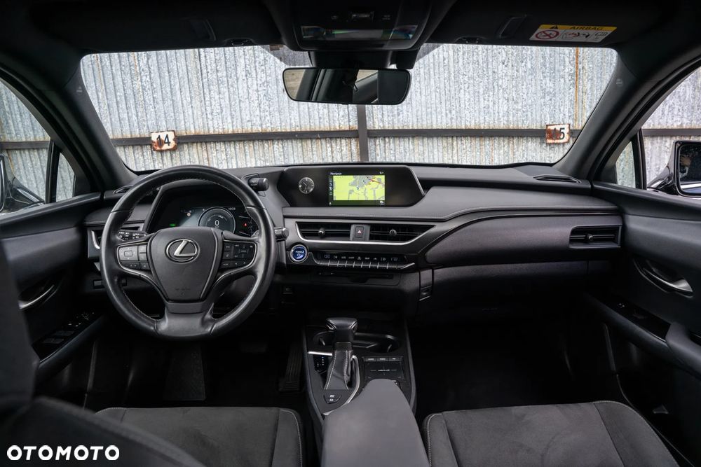 Lexus UX - 17