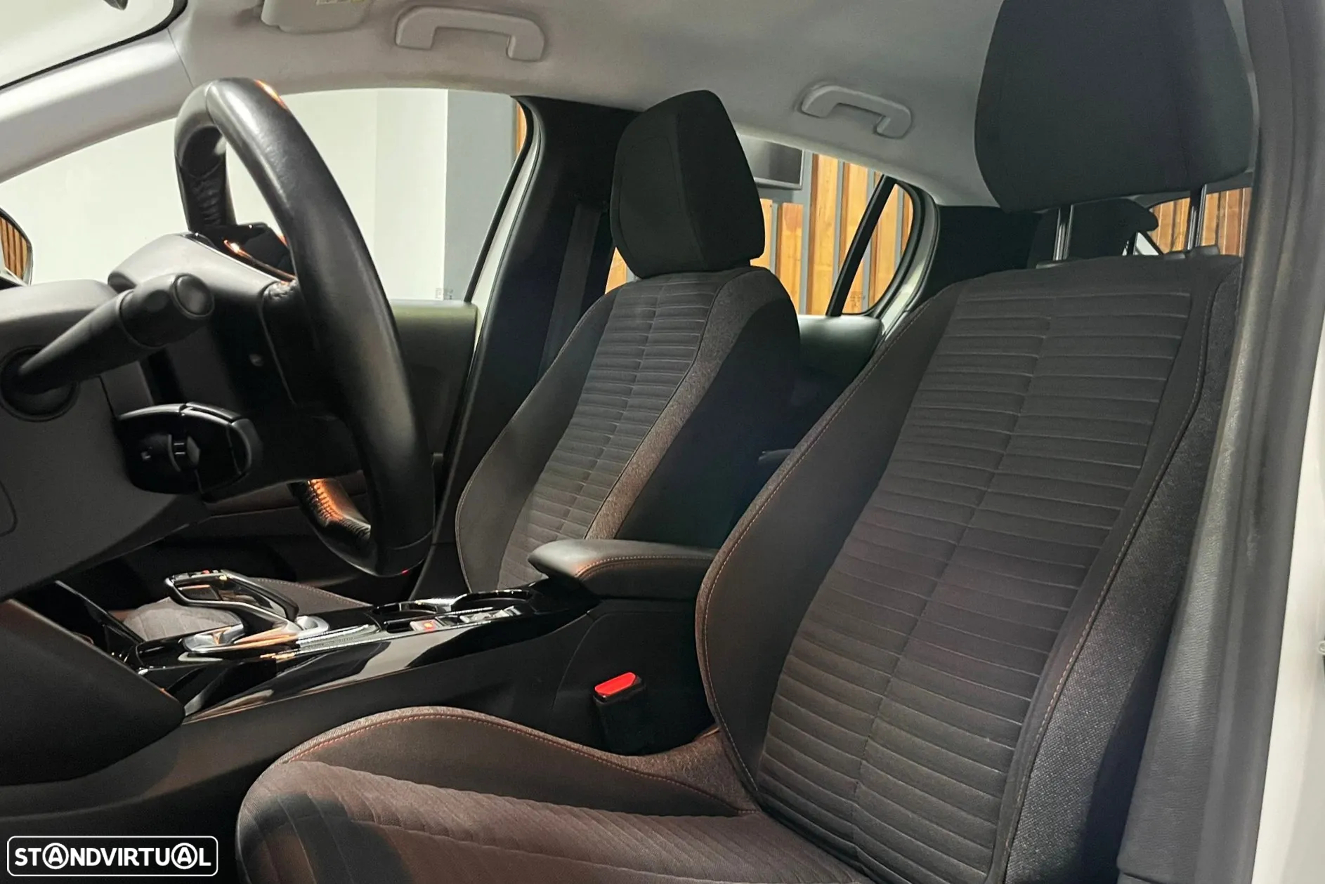 Peugeot e-208 50 kWh Active Pack - 29