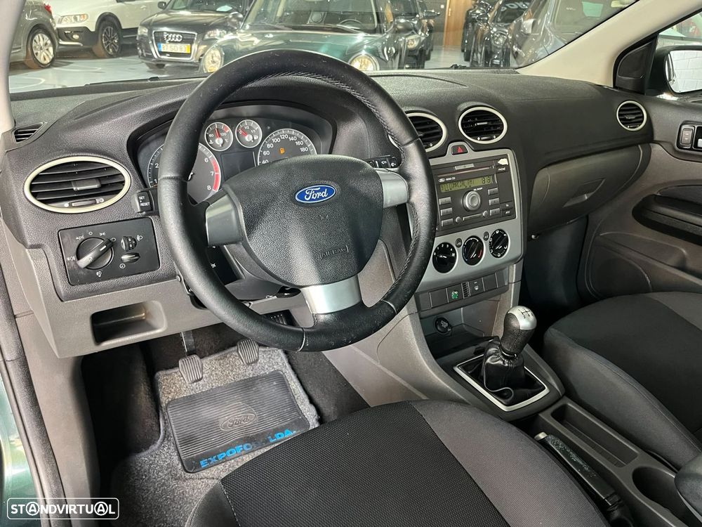 Ford Focus 1.4 16V Sport - 14