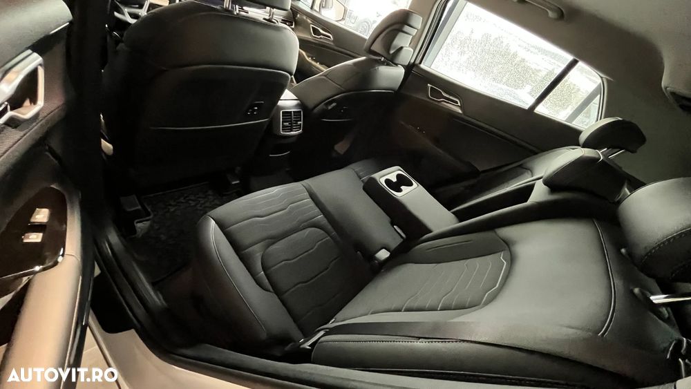 Kia Sportage 1.6 T-GDI 7DCT HP 4x2 MHEV Style - 8