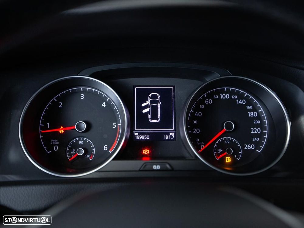 VW Golf Variant 1.6 TDi Confortline - 21