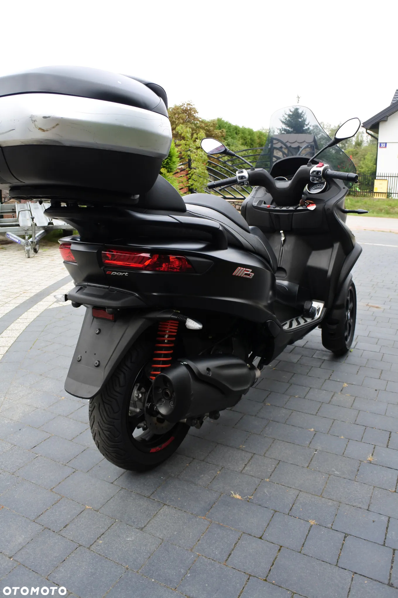 Piaggio MP-3 - 7