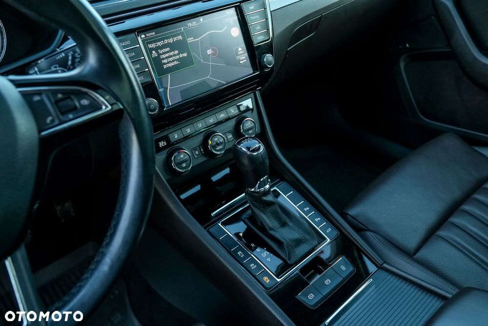 Skoda Superb 2.0 TDI 4x4 DSG L&K - 14